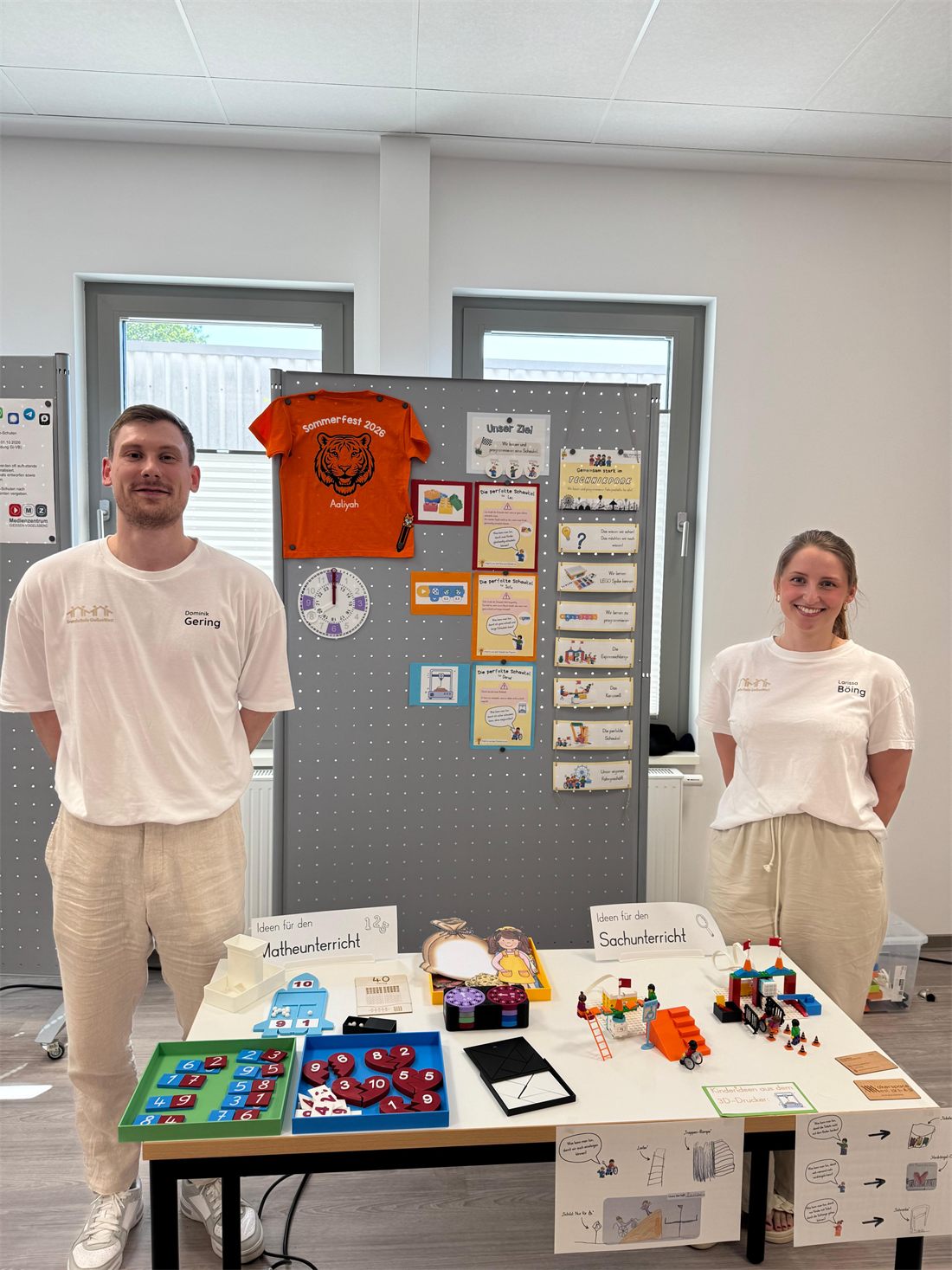 Larissa Böing und Dominik Gering am Makerspace-Stand der Grundschule Gießen-West